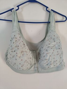 Light Sage Floral Front-Closure Comfort Bra